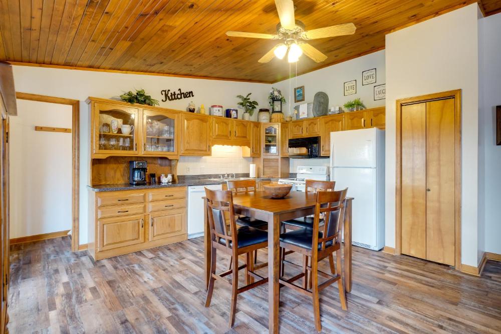 Cozy Belgrade Cottage with Wood-Burning Stove!